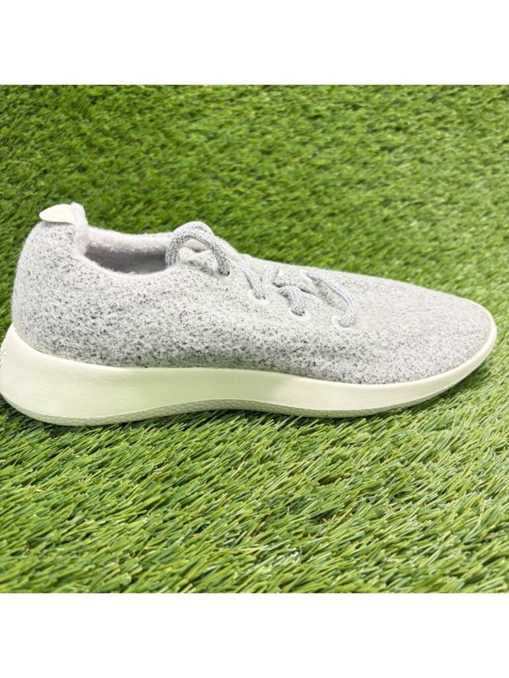 Allbirds Wool Runner Womens Size 9 Gray White Athletic Running Shoes Sneakers